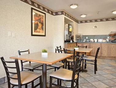 Super 8 By Wyndham Perrysburg Toledo Area Maumee