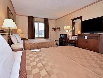 Super 8 By Wyndham Perrysburg Toledo Area Motel 3*